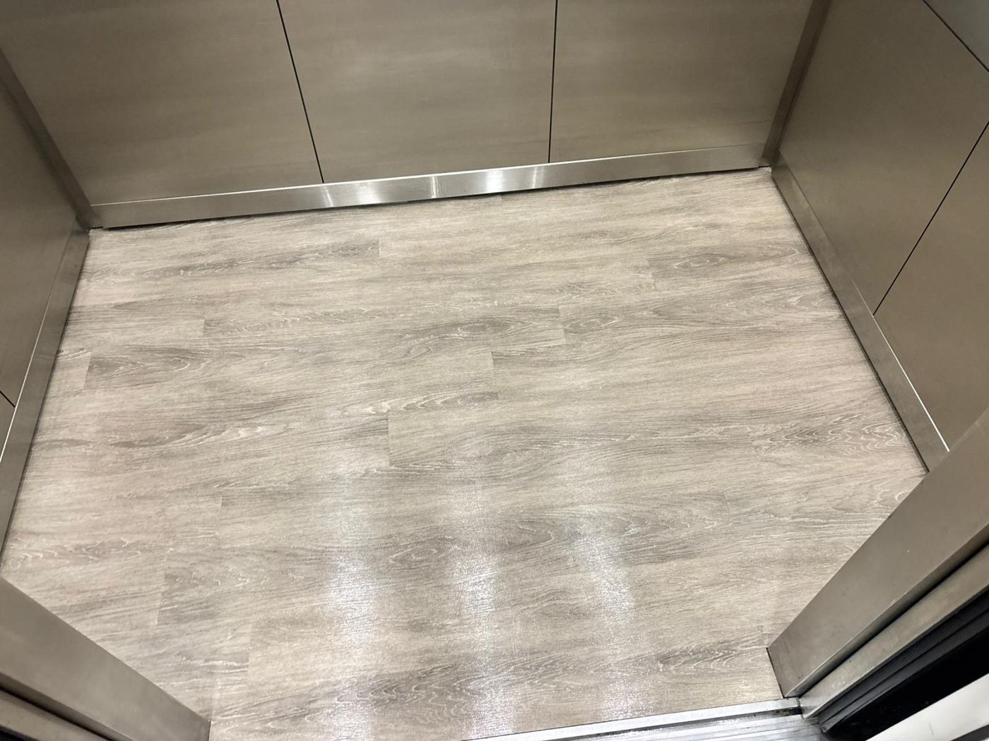 Squeaky Clean carpet and floor cleaning result in North Texas &mdash; photo 1